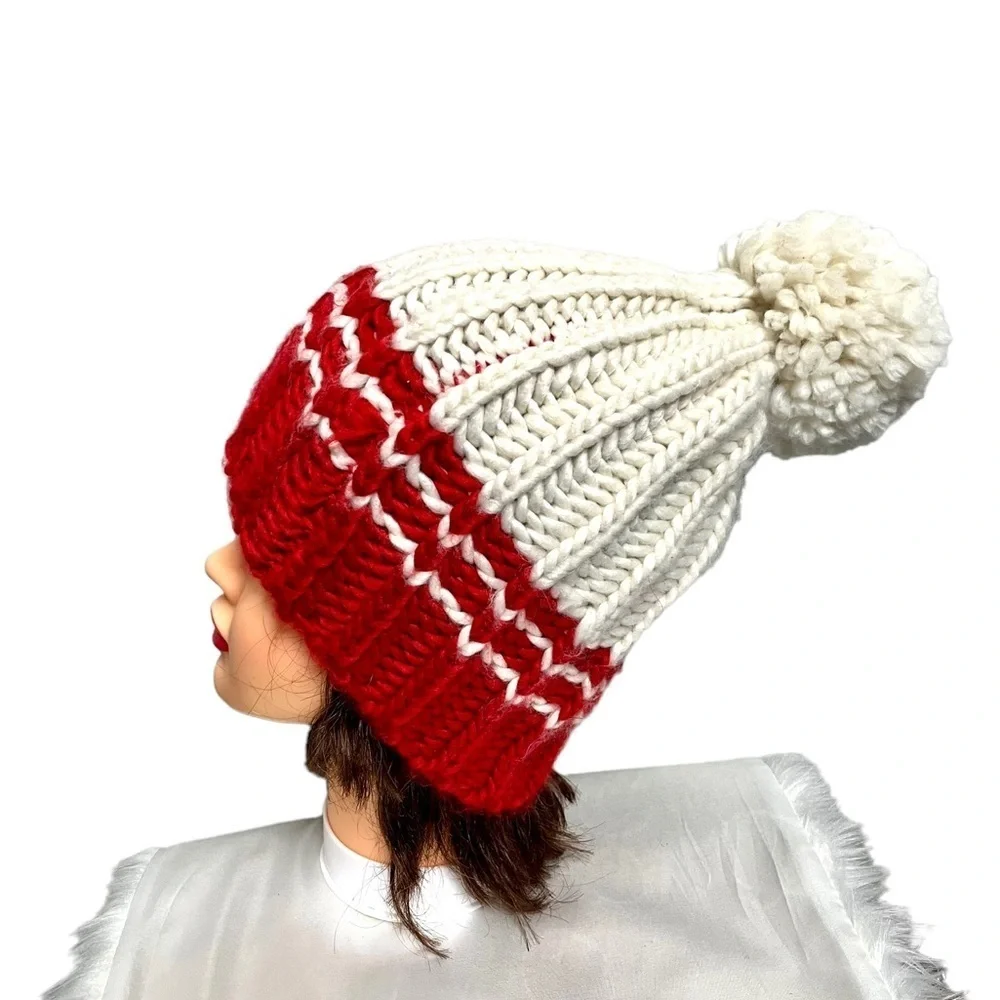 Express pom beanie